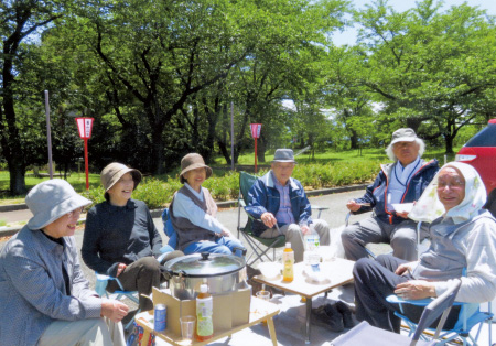 美山公園での昼食会