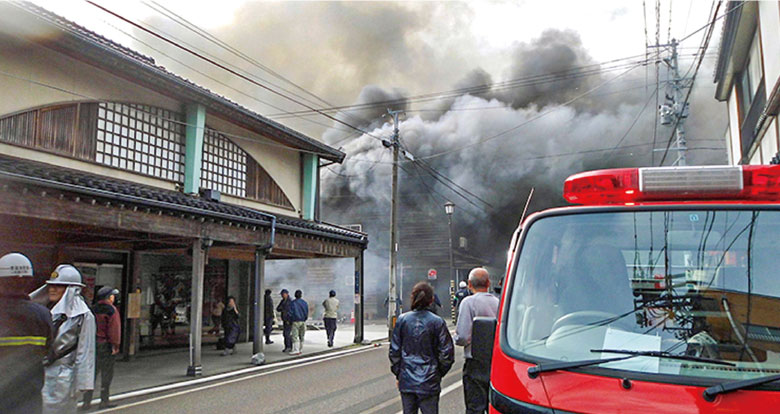 煙が迫りくる大火当日の山岸呉服店