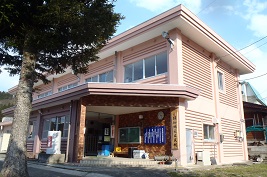 根知地区公民館外観