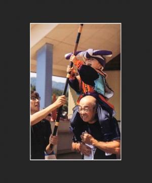 写真部門の奨励賞です。お祭りの風景です。