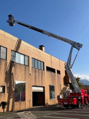 はしご車による救助の写真