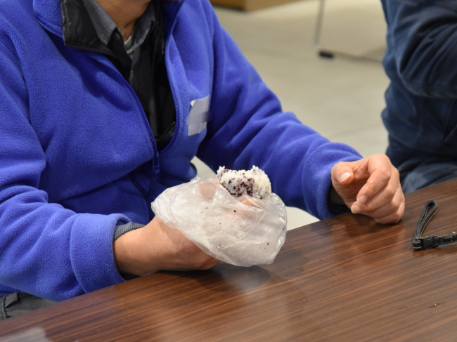 ポリ袋で作ったおにぎり