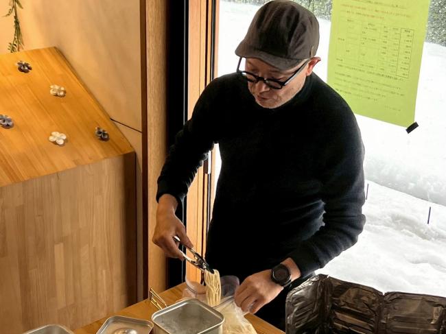 キャンプグッズで盛り分けます