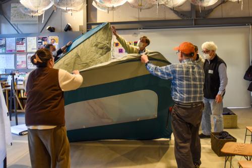 簡単に設営できるテント